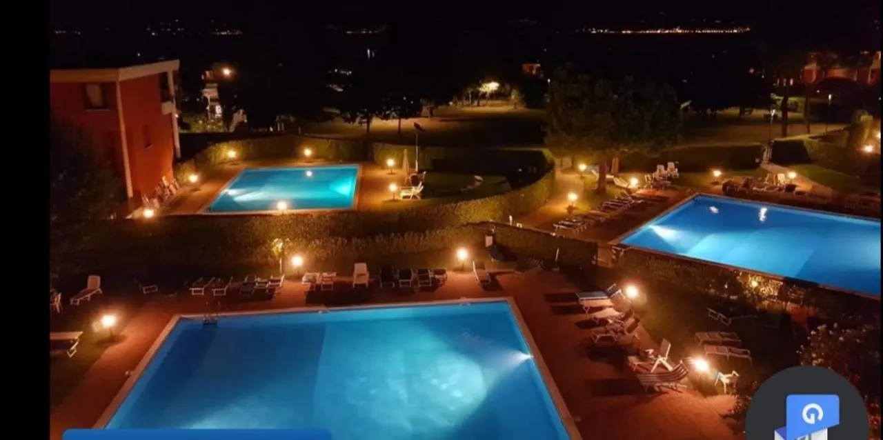 The Sunny Lake - Apartment With Pool Desenzano del Garda Italien