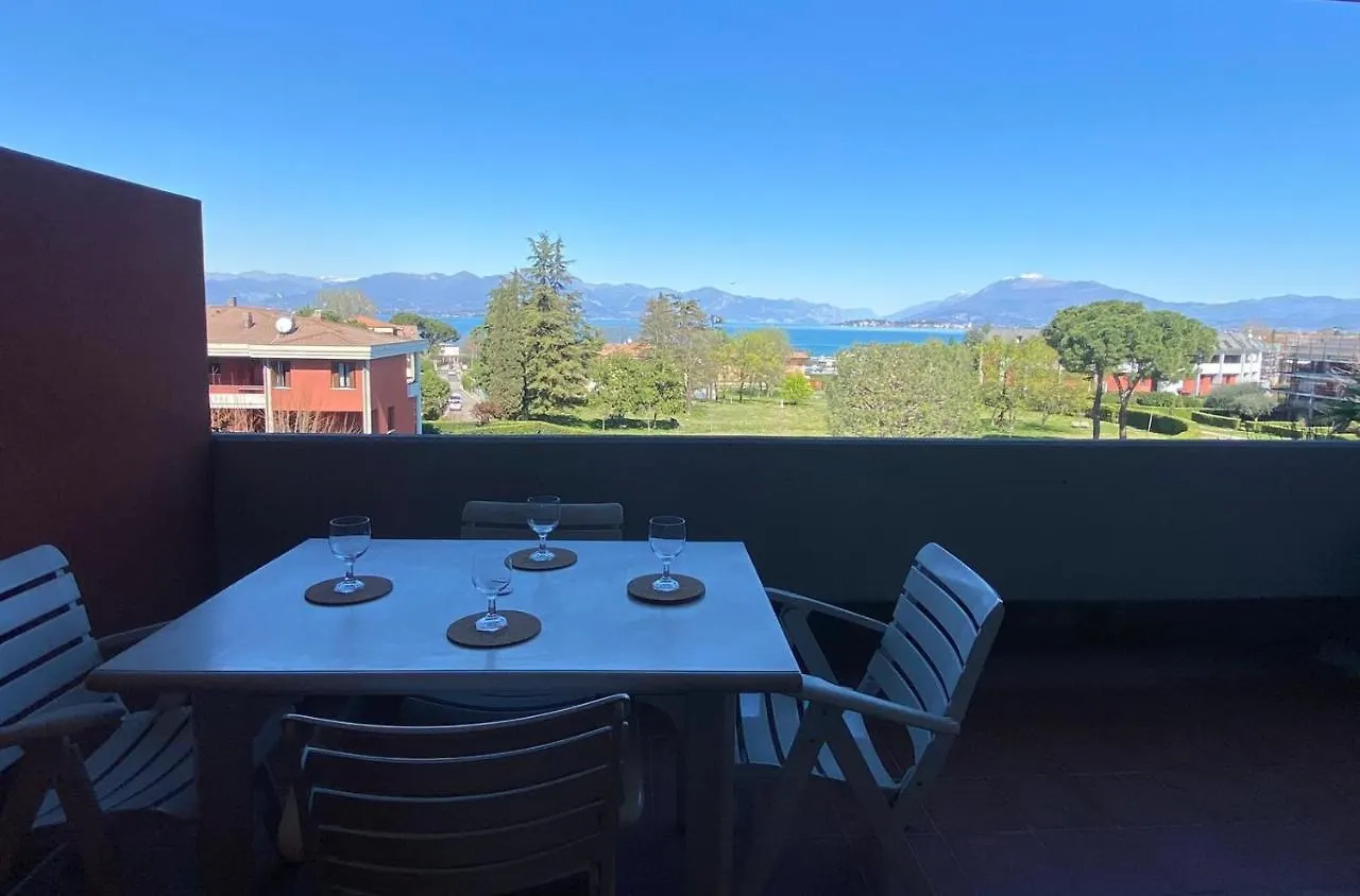 The Sunny Lake - Apartment With Pool Desenzano del Garda