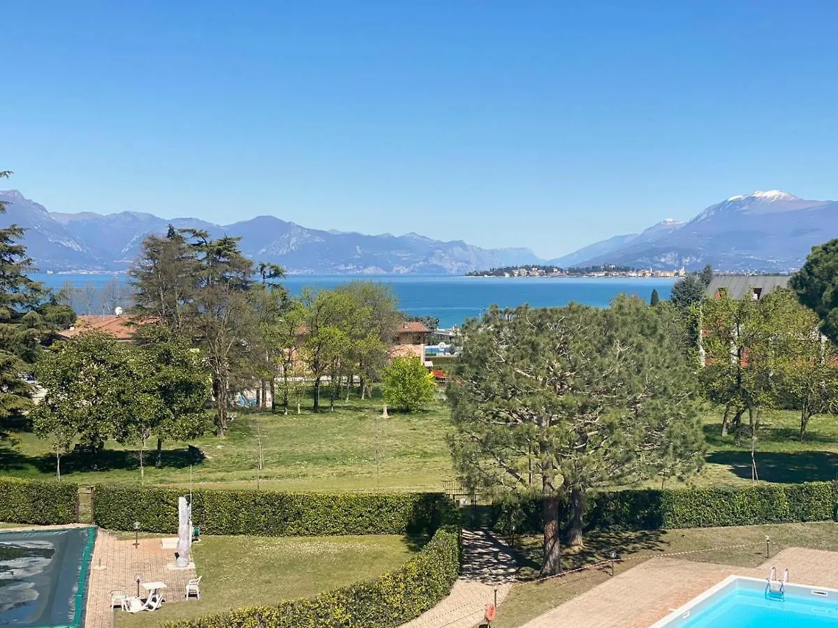 The Sunny Lake - Apartment With Pool Desenzano del Garda
