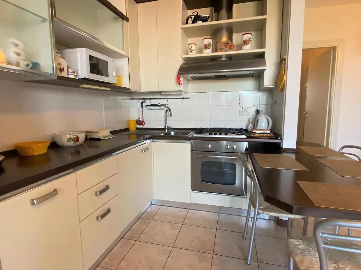 The Sunny Lake - Apartment With Pool Desenzano del Garda Italien