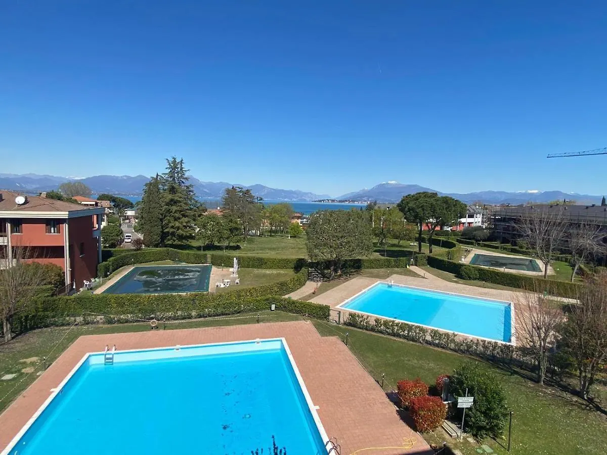 The Sunny Lake - Apartment With Pool Desenzano del Garda