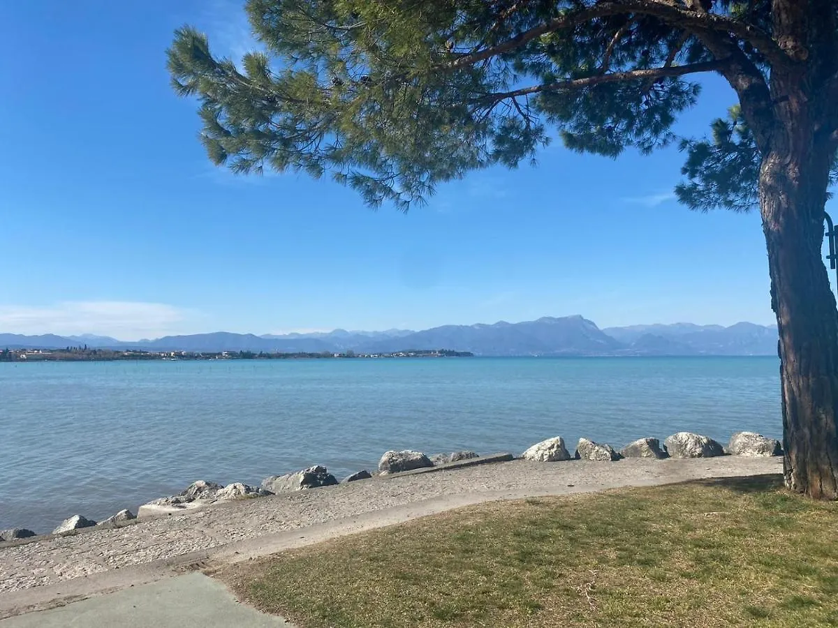 The Sunny Lake - Apartment With Pool Desenzano del Garda